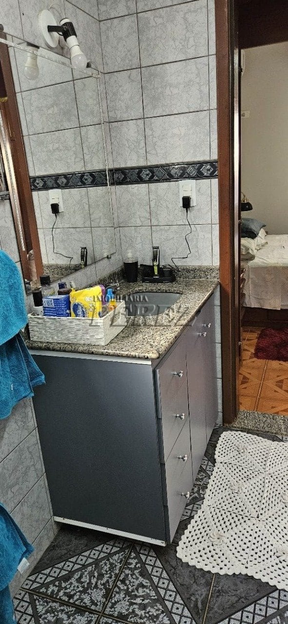 Casa à venda na região leste de Londrina - Califórnia