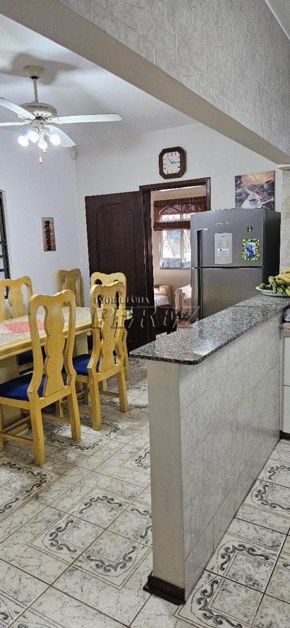 Casa à venda na região leste de Londrina - Califórnia