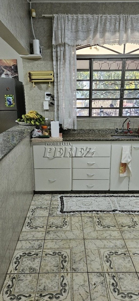 Casa à venda na região leste de Londrina - Califórnia