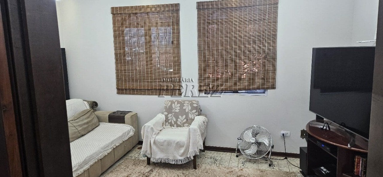 Casa à venda na região leste de Londrina - Califórnia