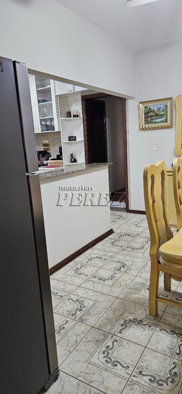Casa à venda na região leste de Londrina - Califórnia