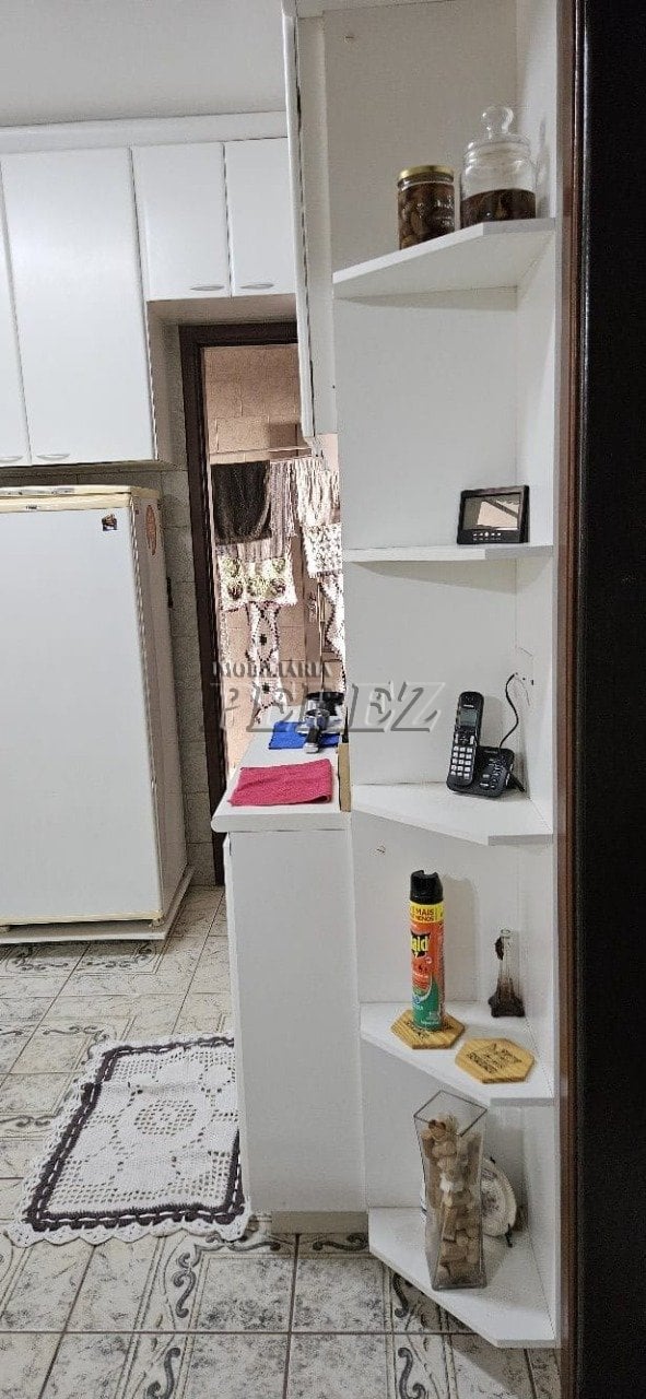 Casa à venda na região leste de Londrina - Califórnia