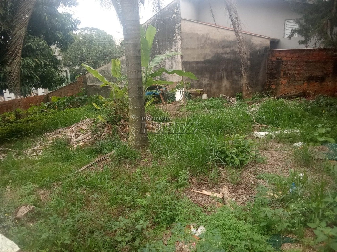 Terreno à venda no Jardim Andrade, região oeste de Londrina
