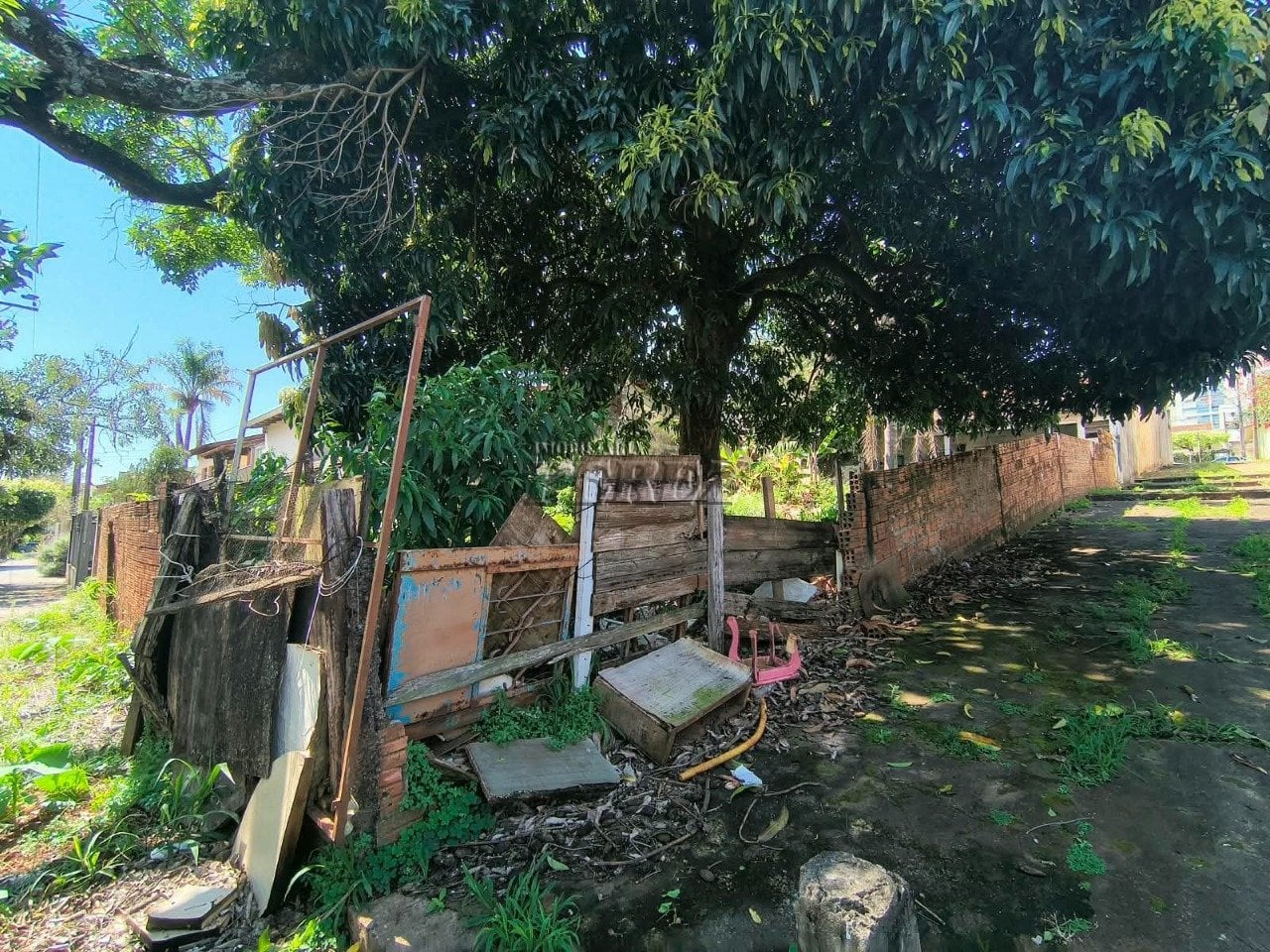 Terreno à venda no Jardim Andrade, região oeste de Londrina