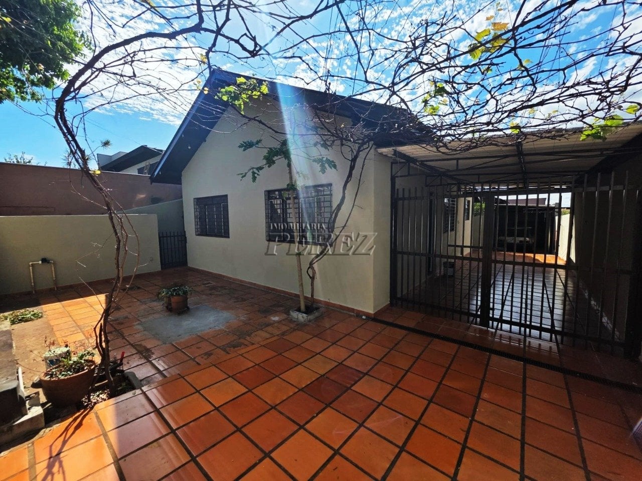 Casa para alugar na região leste de Londrina - Jardim Alah