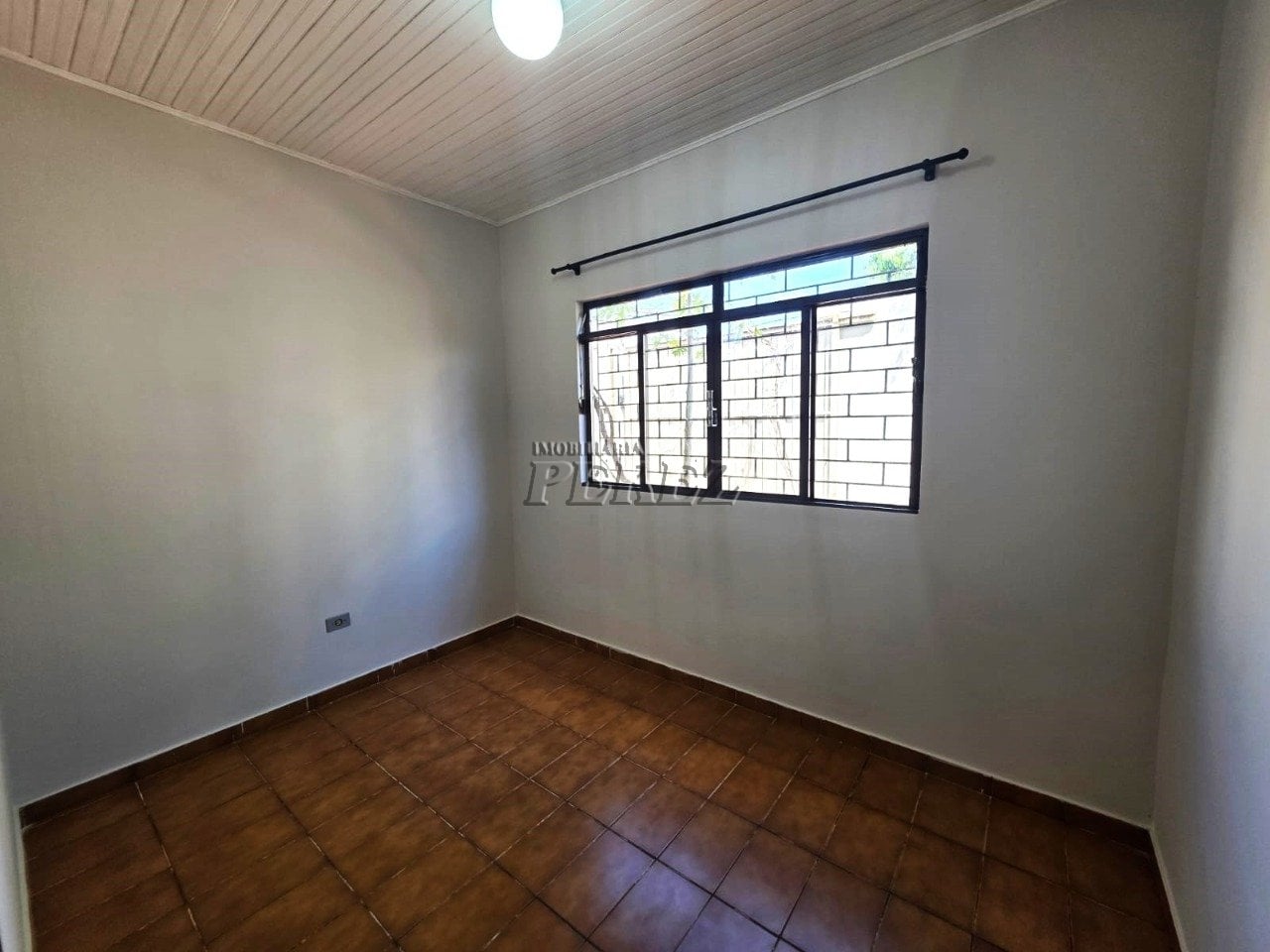 Casa para alugar na região leste de Londrina - Jardim Alah