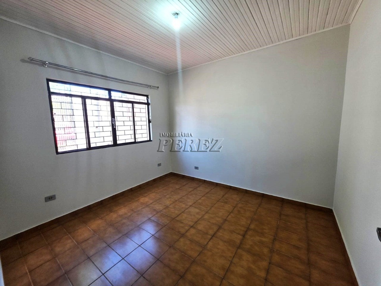 Casa para alugar na região leste de Londrina - Jardim Alah