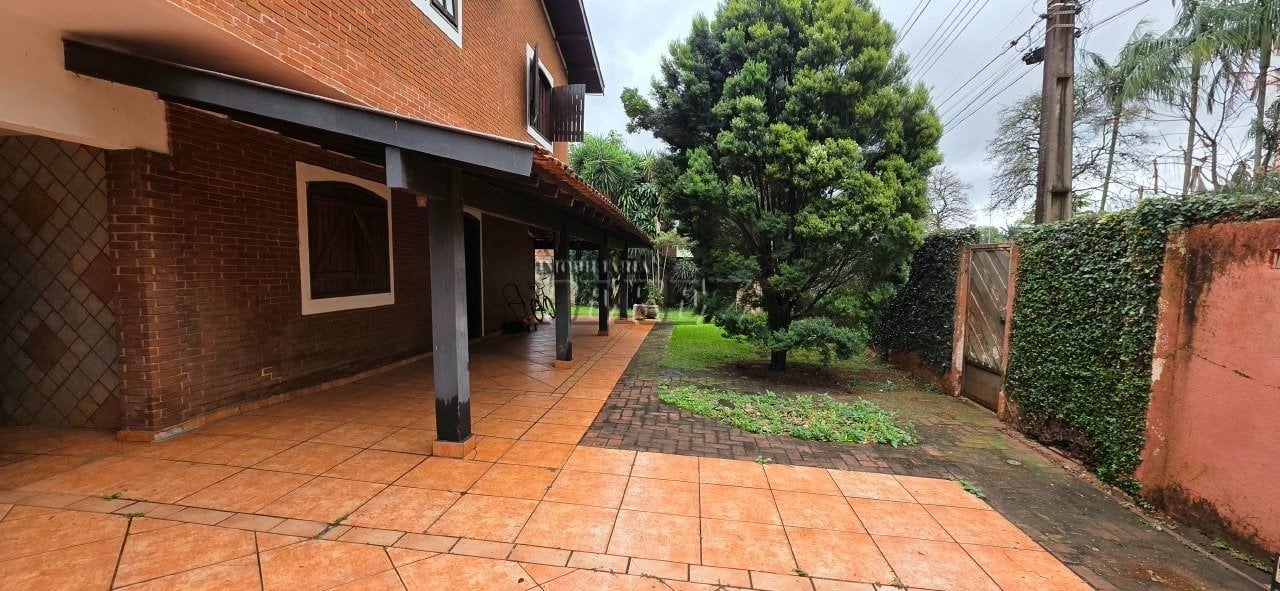 Sobrado à venda na região leste de Londrina - Santos Dumont