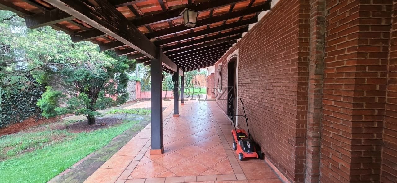 Sobrado à venda na região leste de Londrina - Santos Dumont