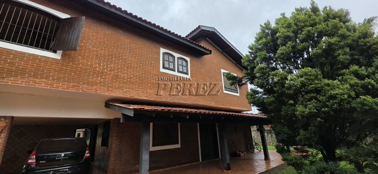 Sobrado à venda na região leste de Londrina - Santos Dumont