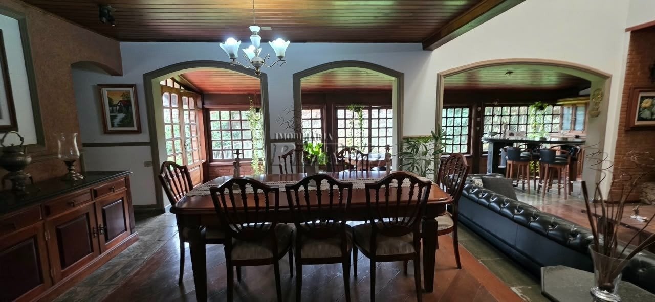 Sobrado à venda na região leste de Londrina - Santos Dumont