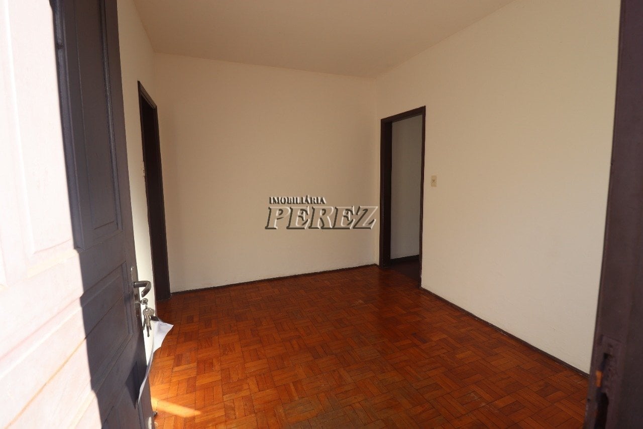 Casa à venda na Vila Larsen no centro de Londrina