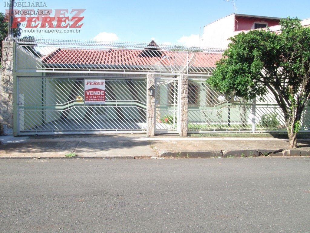 Casa à venda no Waldemar Hauer, região leste de Londrina