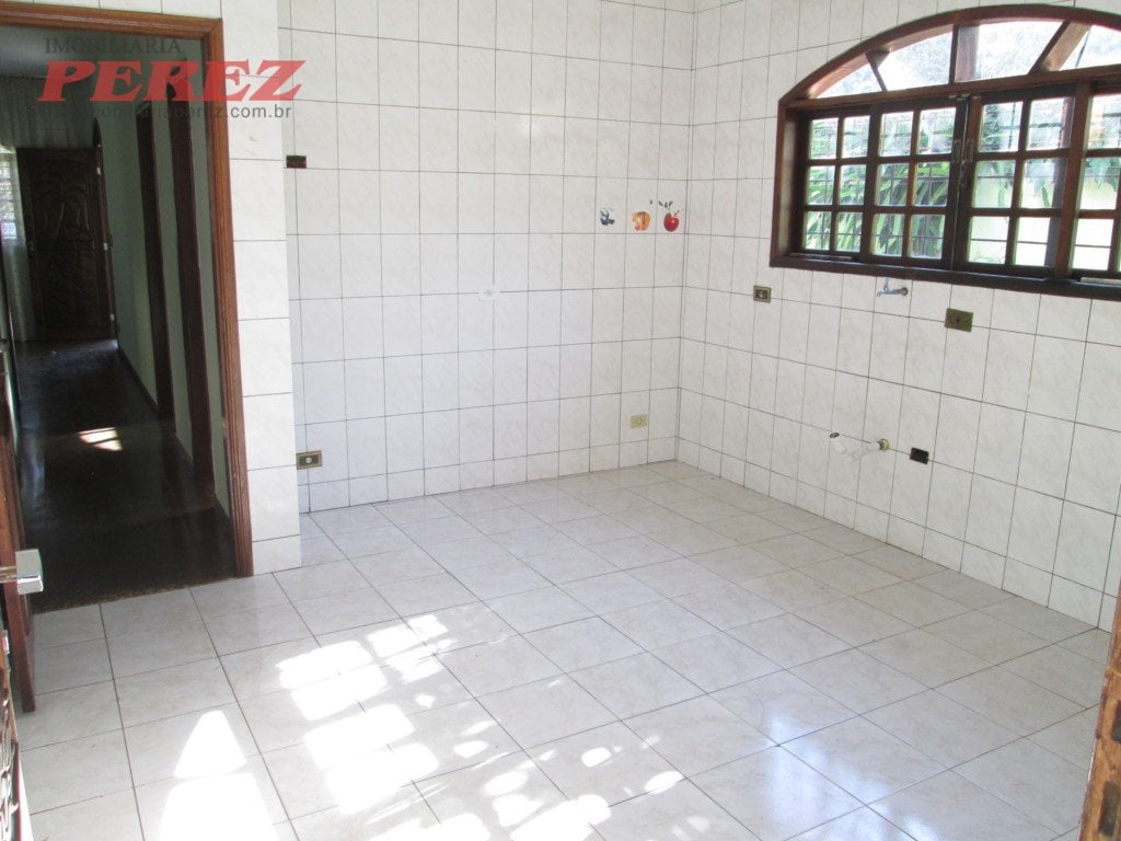 Casa à venda no Waldemar Hauer, região leste de Londrina
