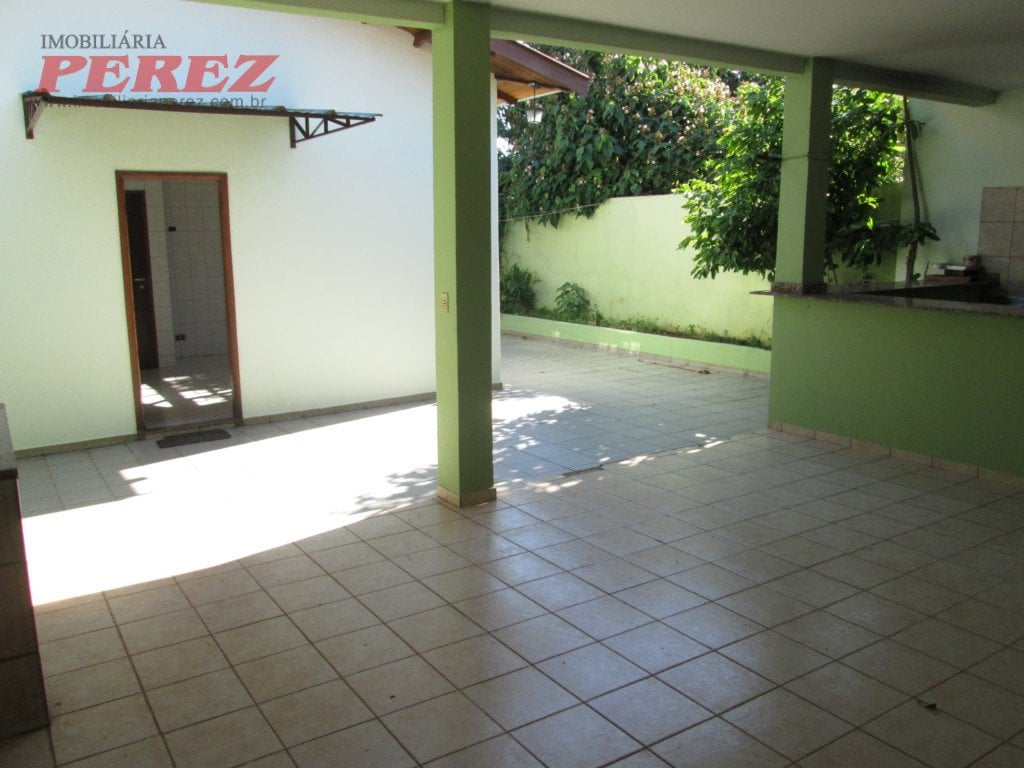 Casa à venda no Waldemar Hauer, região leste de Londrina