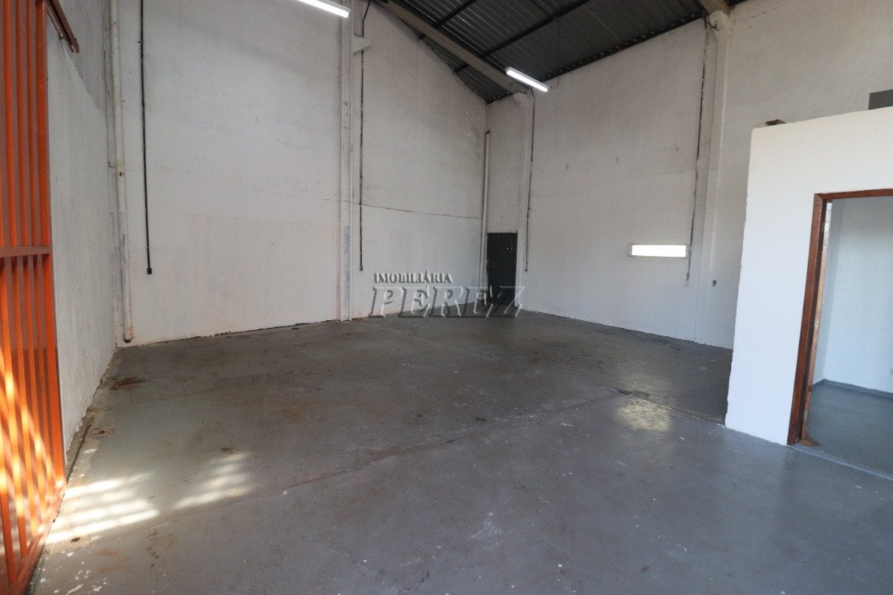 Barracão para alugar na Rodovia Celso Garcia Cid na região oeste em Londrina.