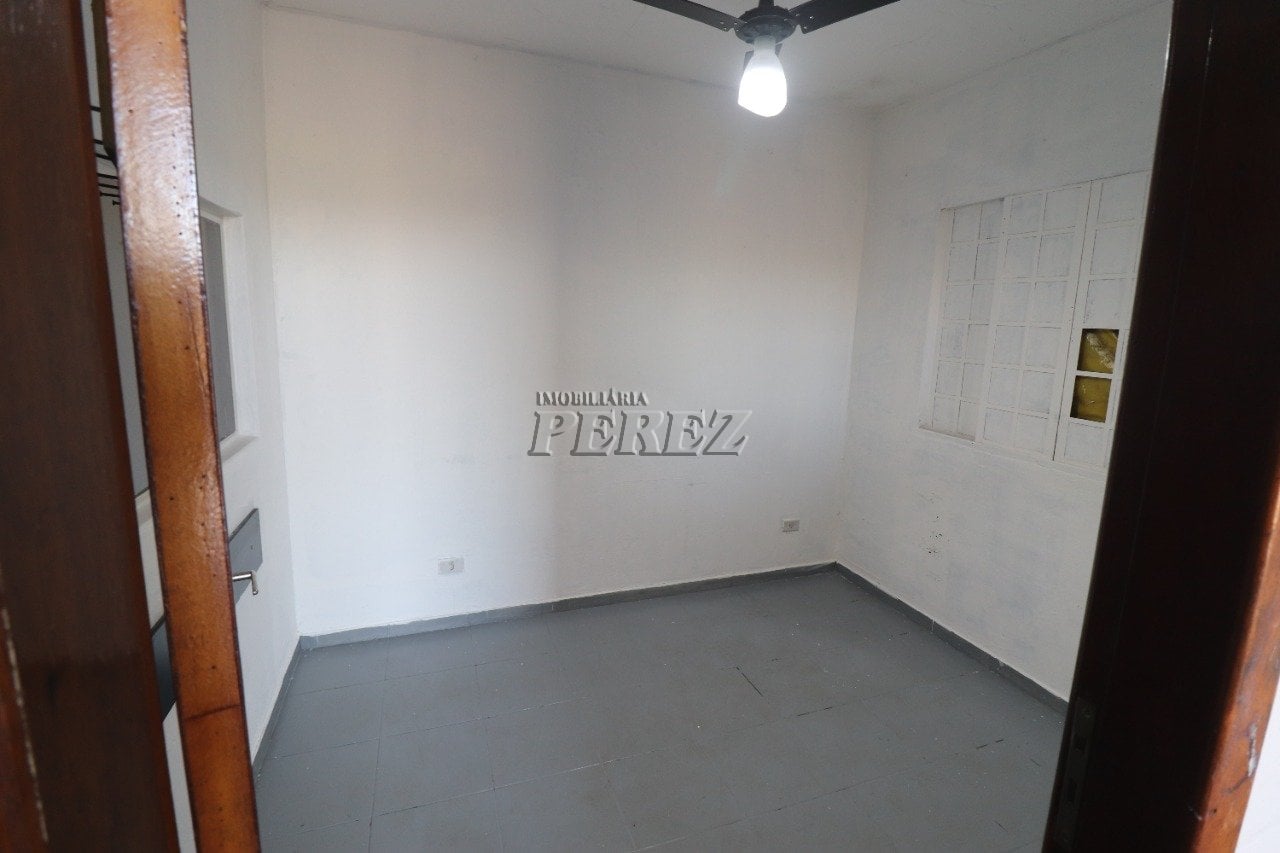 Barracão para alugar na Rodovia Celso Garcia Cid na região oeste em Londrina.