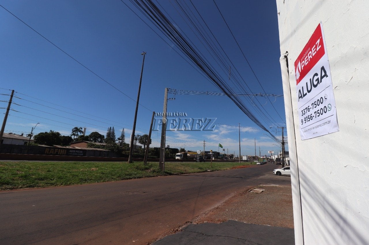 Barracão para alugar na Rodovia Celso Garcia Cid na região oeste em Londrina.