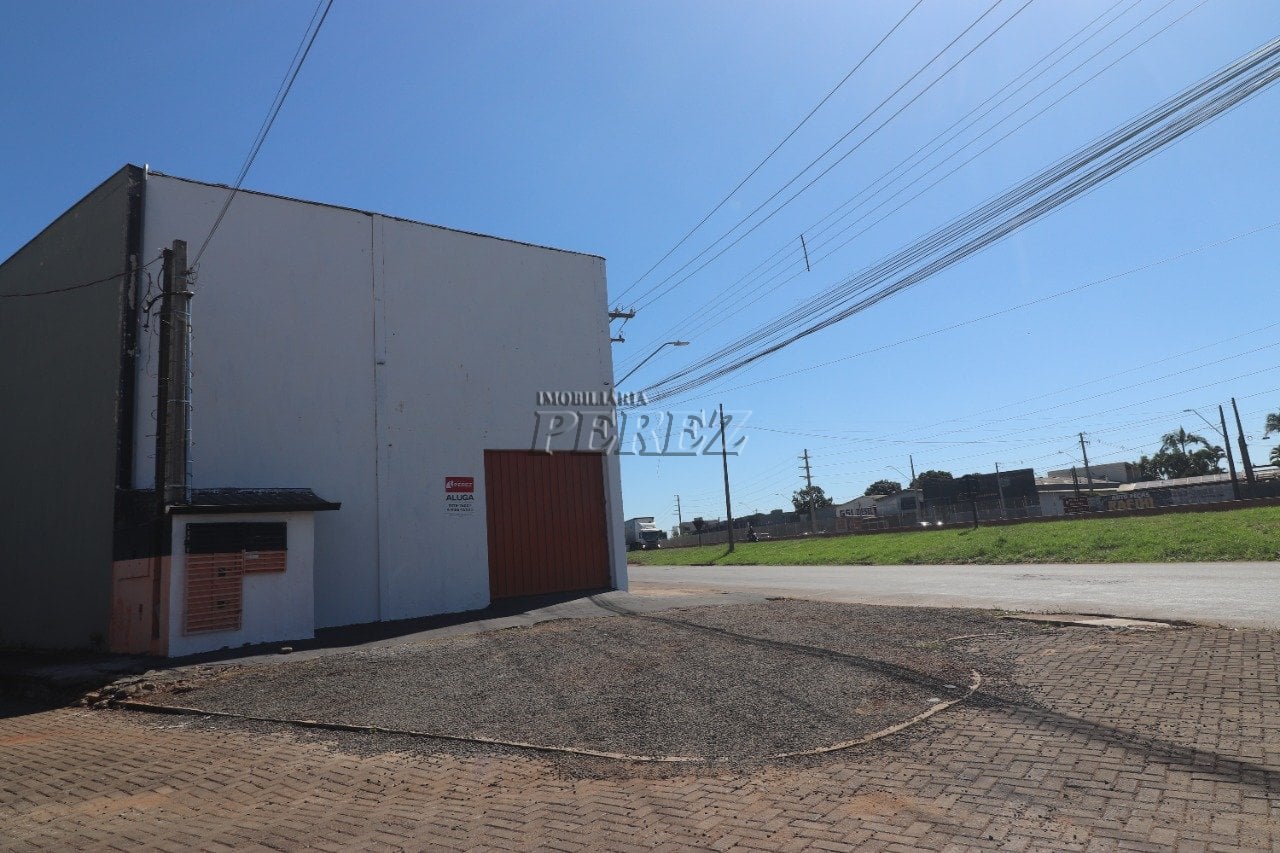 Barracão para alugar na Rodovia Celso Garcia Cid na região oeste em Londrina.