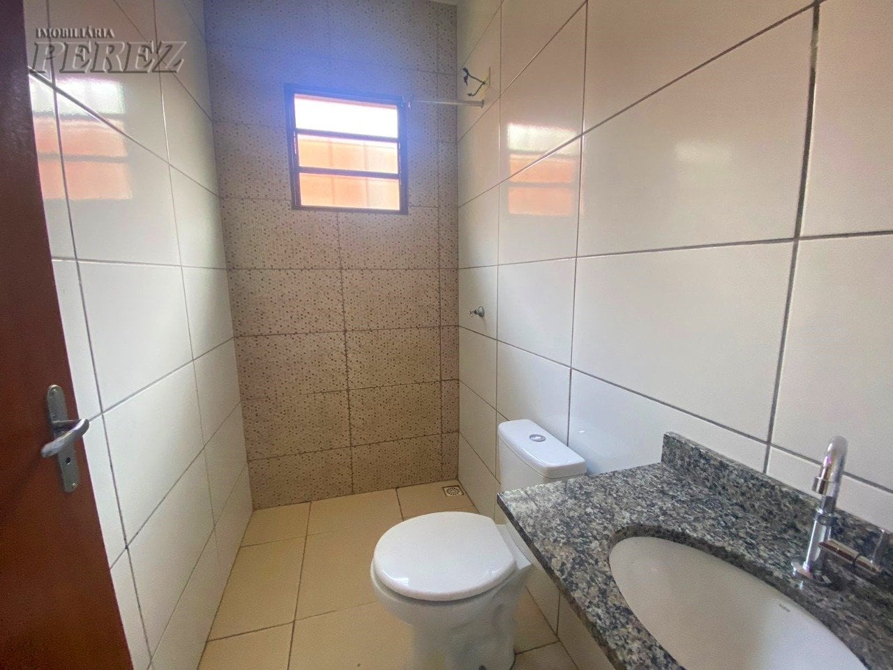 A Imobiliária Perez oferece a você mais uma ótima oportunidade de casa para locação em Londrina.