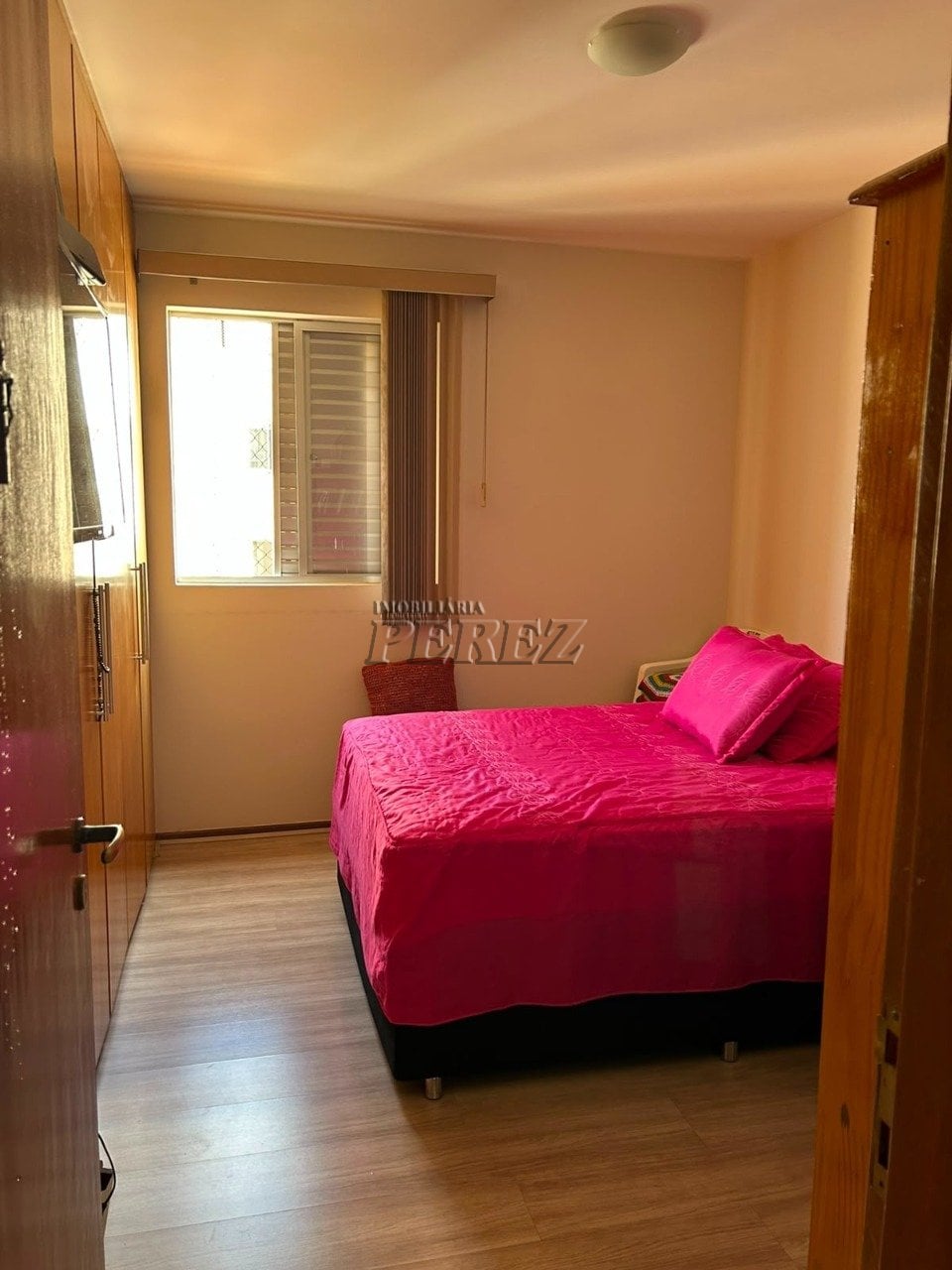 Apartamento à venda no Edifício Ibiúna - Centro de Londrina