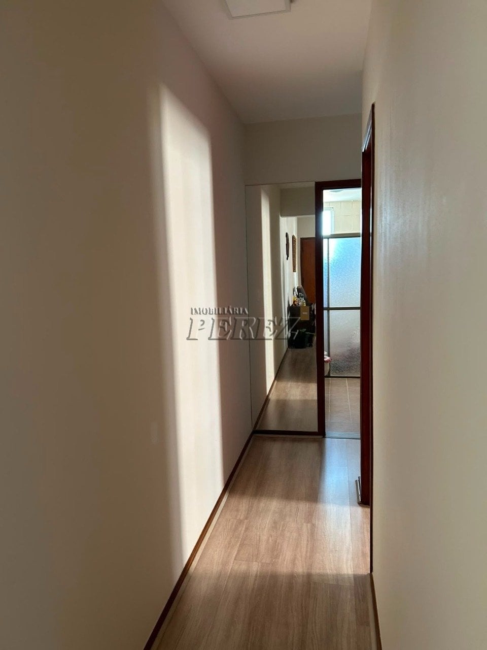 Apartamento à venda no Edifício Ibiúna - Centro de Londrina