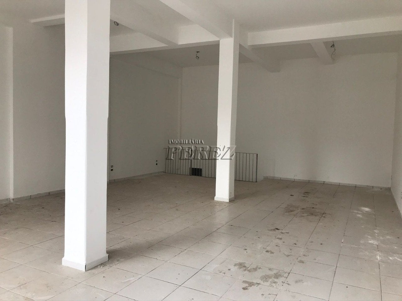 A Imobiliária Perez oferece à você mais uma ótima oportunidade de salão comercial para locação em Londrina.em Londrina.