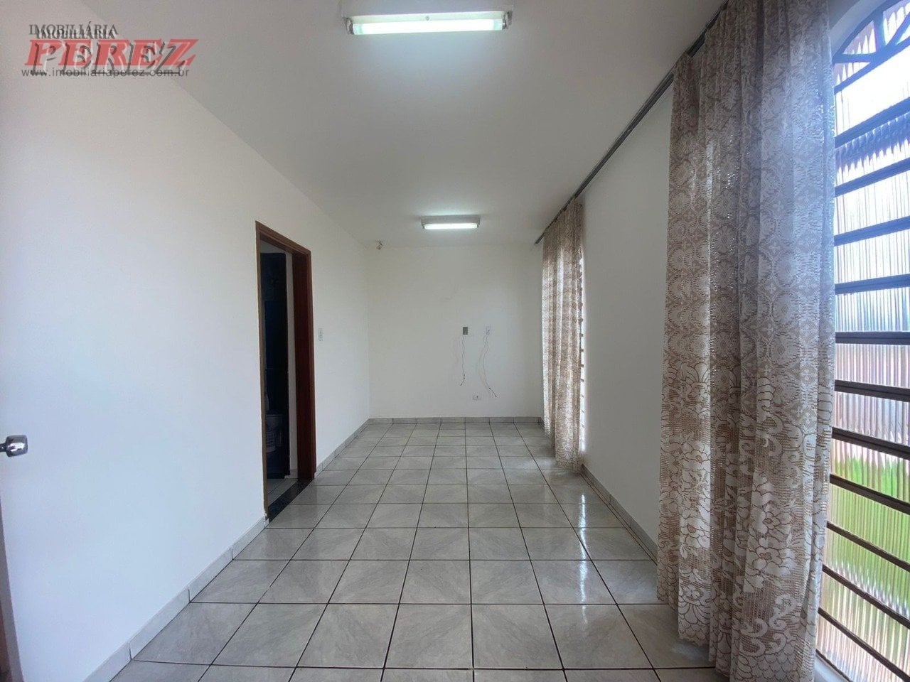 Casa para venda na região Leste de Londrina, localizada no Jarim Morumbi.