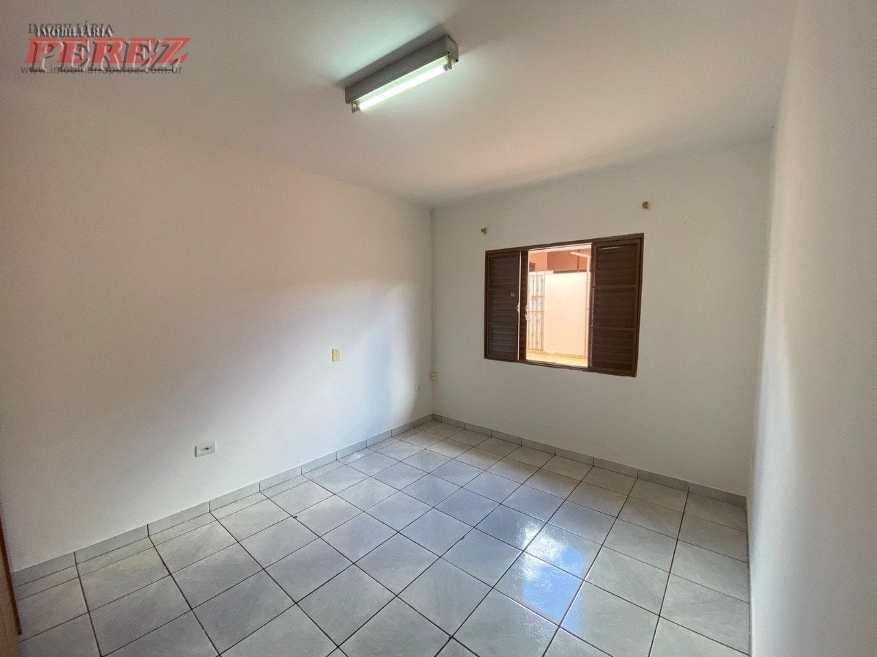 Casa para venda na região Leste de Londrina, localizada no Jarim Morumbi.