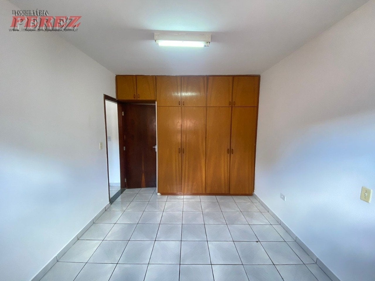 Casa para venda na região Leste de Londrina, localizada no Jarim Morumbi.