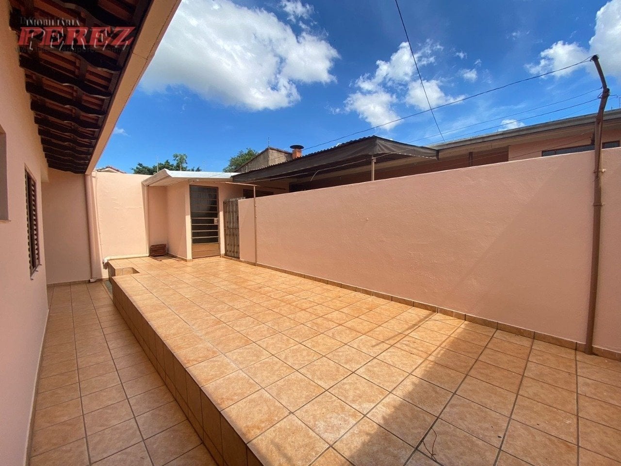 Casa para venda na região Leste de Londrina, localizada no Jarim Morumbi.