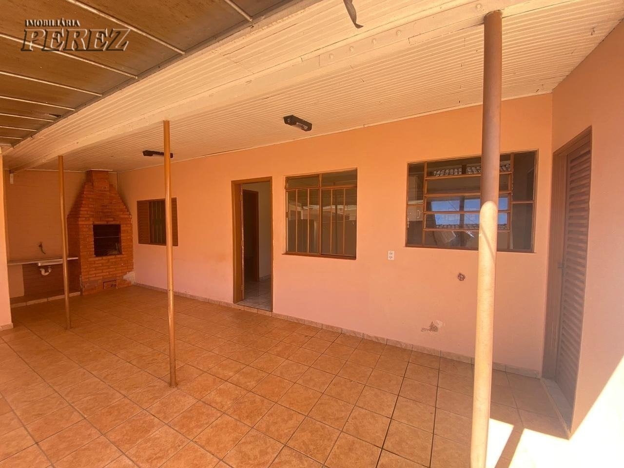 Casa para venda na região Leste de Londrina, localizada no Jarim Morumbi.