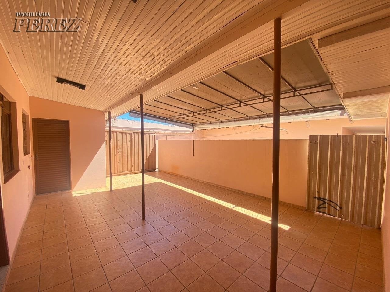 Casa para venda na região Leste de Londrina, localizada no Jarim Morumbi.