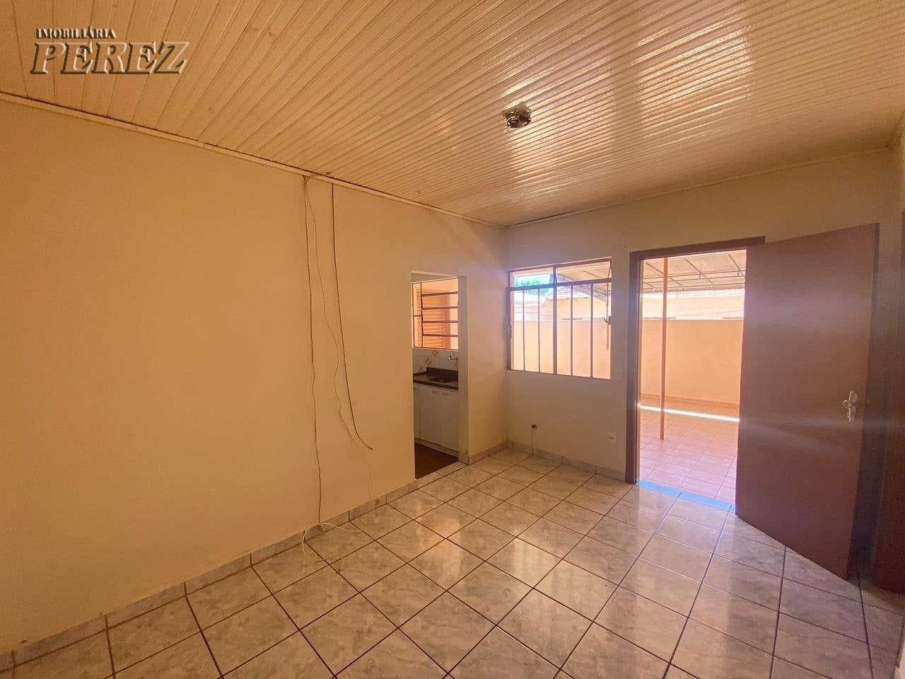 Casa para venda na região Leste de Londrina, localizada no Jarim Morumbi.