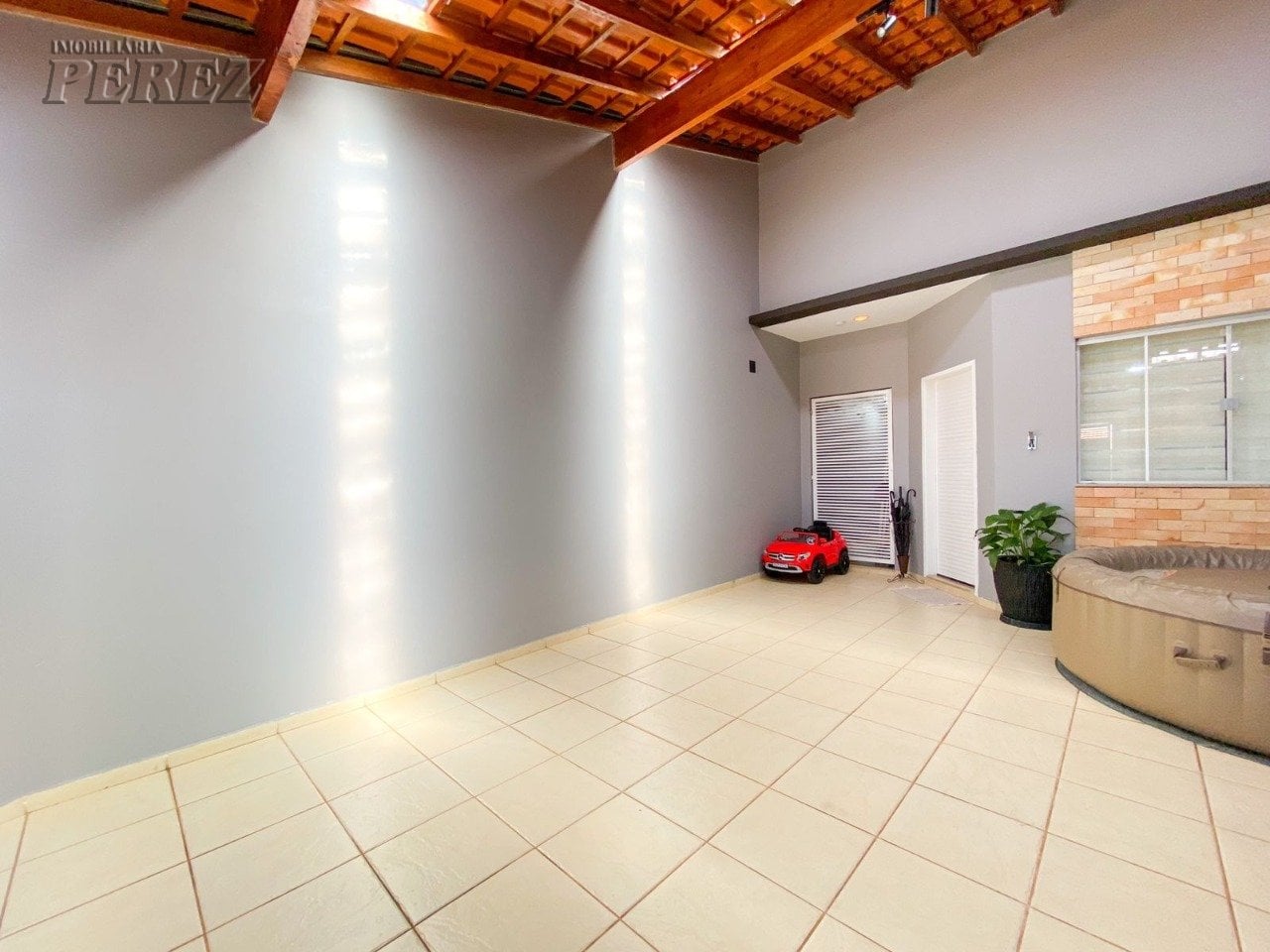 Casa à venda no Jardim Residencial Veneza, região leste de Londrina