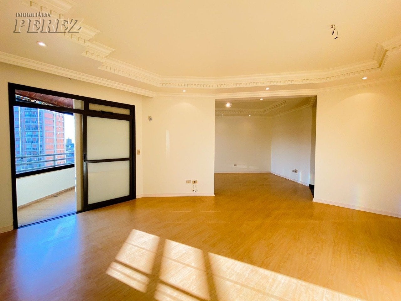 Apartamento para alugar no Edifício Coral Gables no centro de Londrina