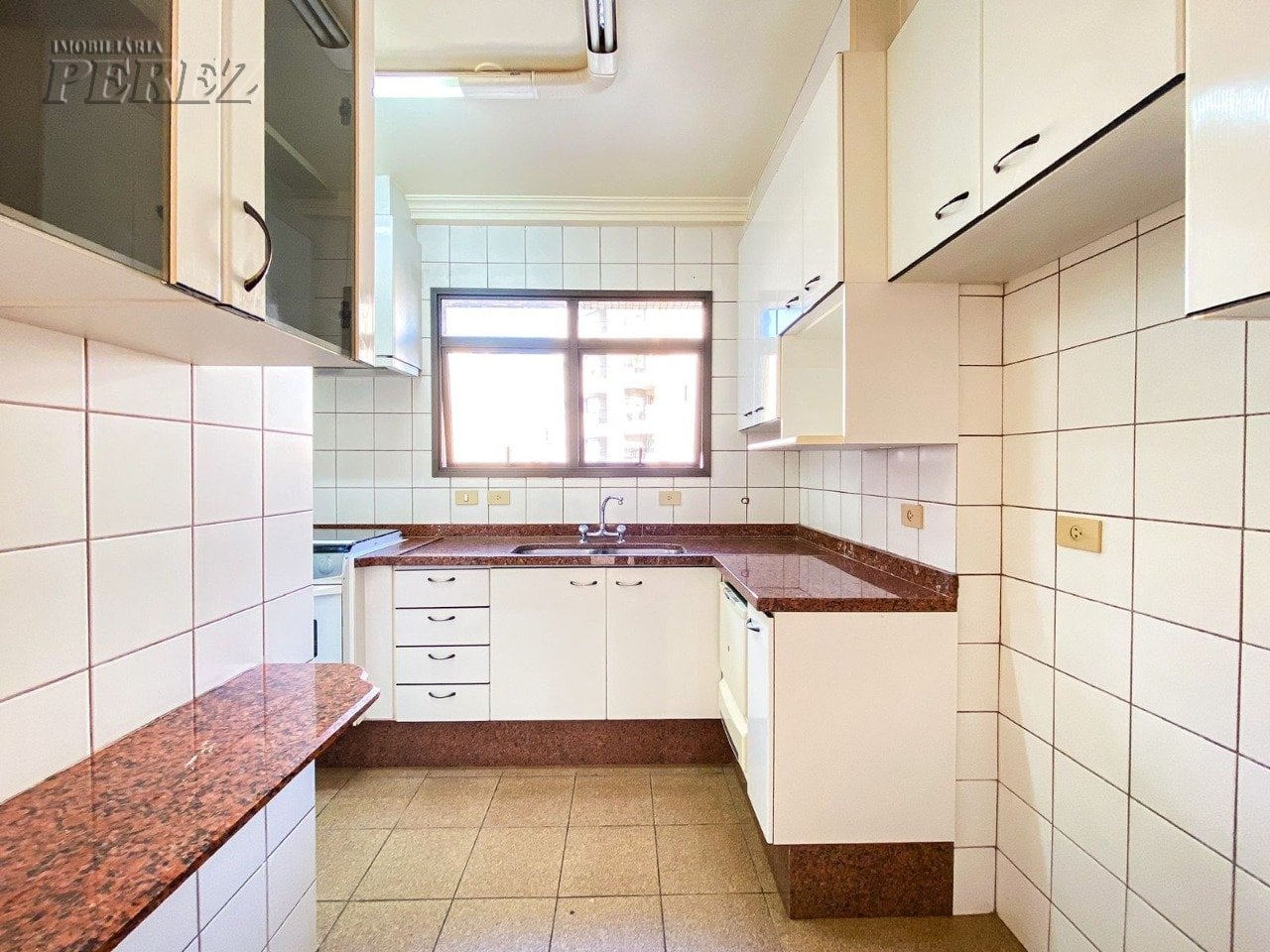 Apartamento para alugar no Edifício Coral Gables no centro de Londrina