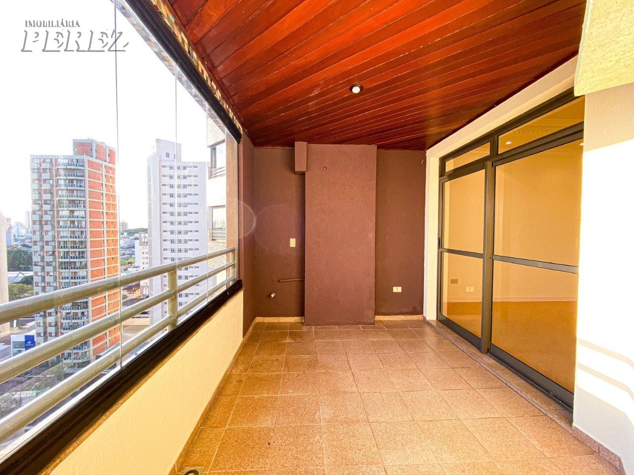 Apartamento para alugar no Edifício Coral Gables no centro de Londrina