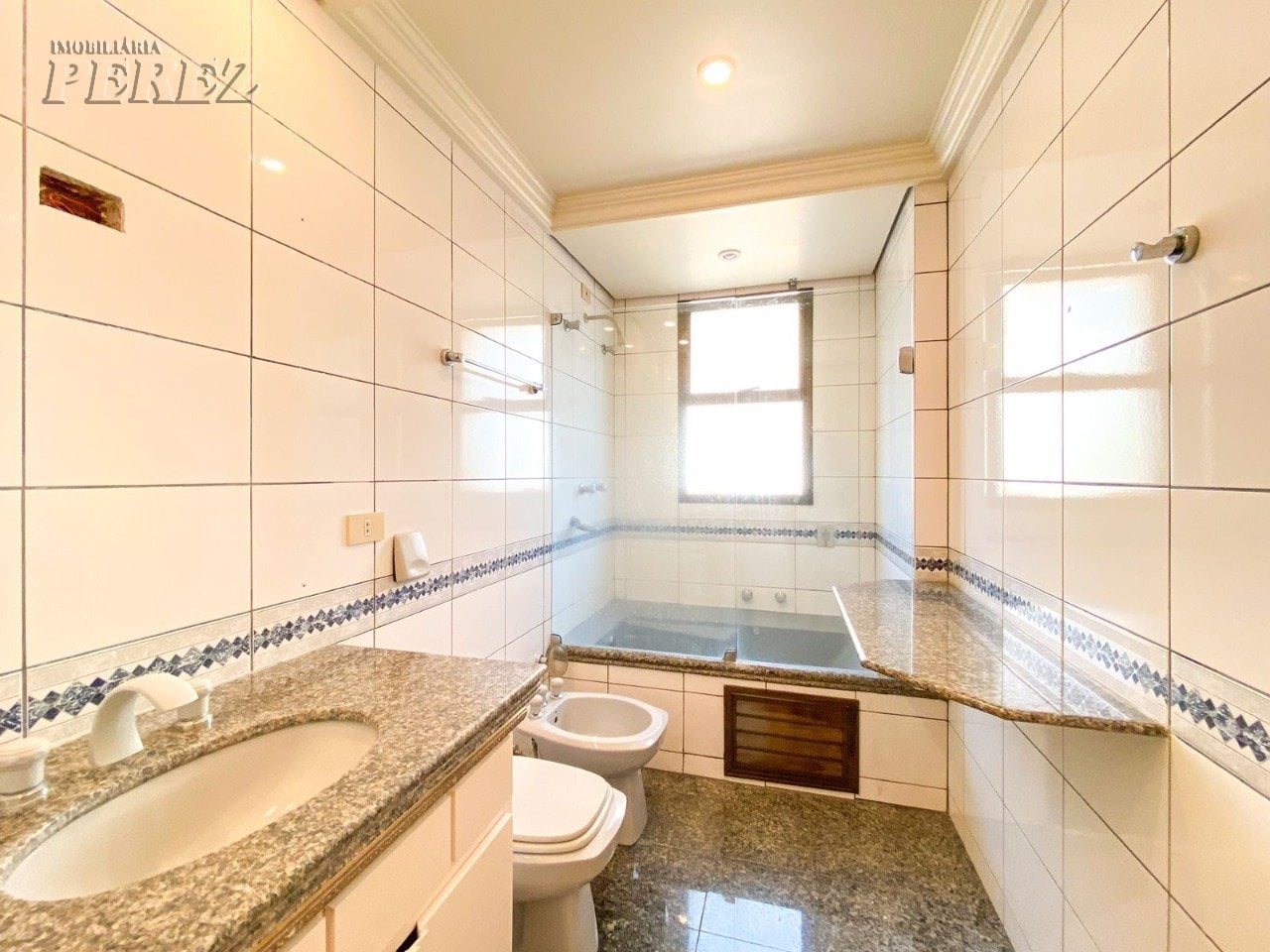Apartamento para alugar no Edifício Coral Gables no centro de Londrina