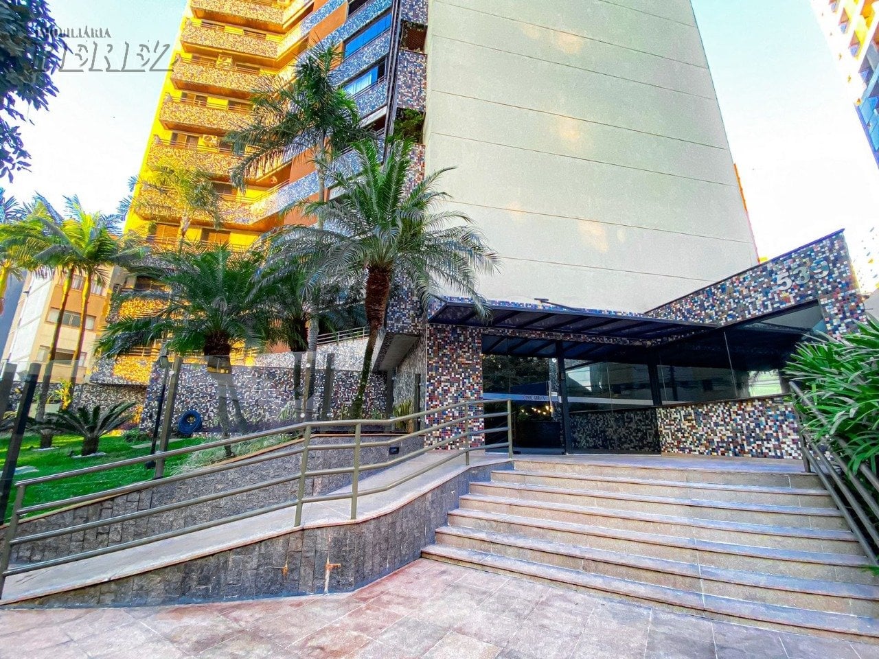 Apartamento para alugar no Edifício Coral Gables no centro de Londrina
