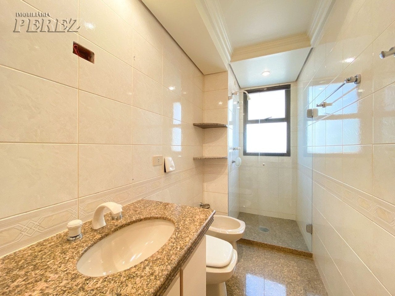 Apartamento para alugar no Edifício Coral Gables no centro de Londrina