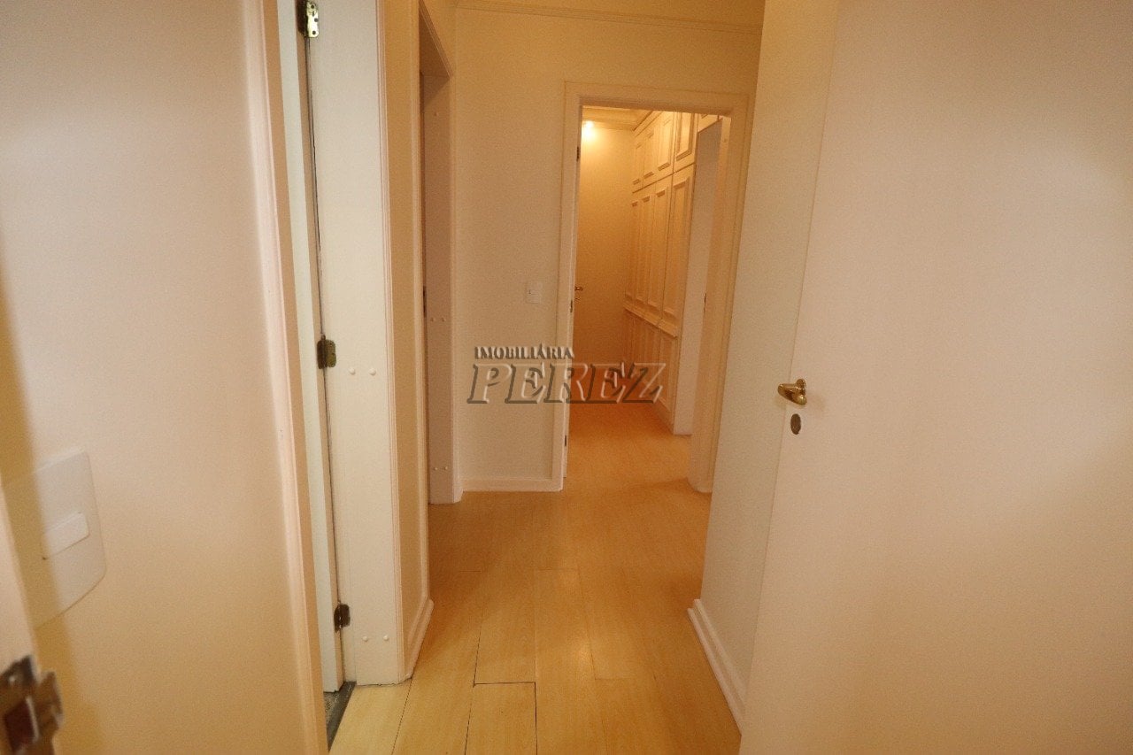 Apartamento para alugar no Edifício Coral Gables no centro de Londrina