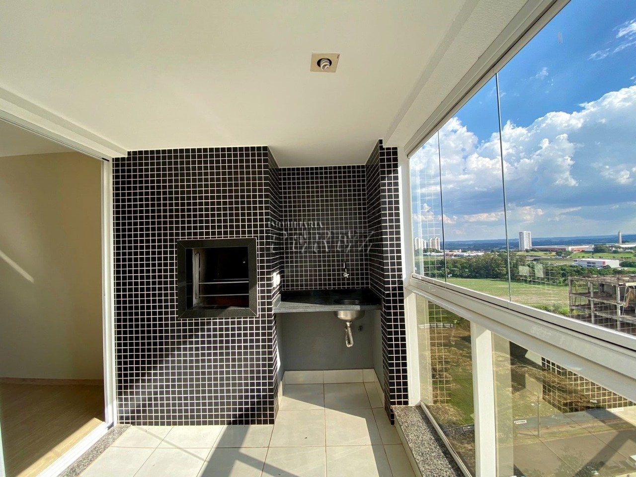 Apartamento para alugar na Gleba Palhano em Londrina, Edifício Fountain Hit Residence