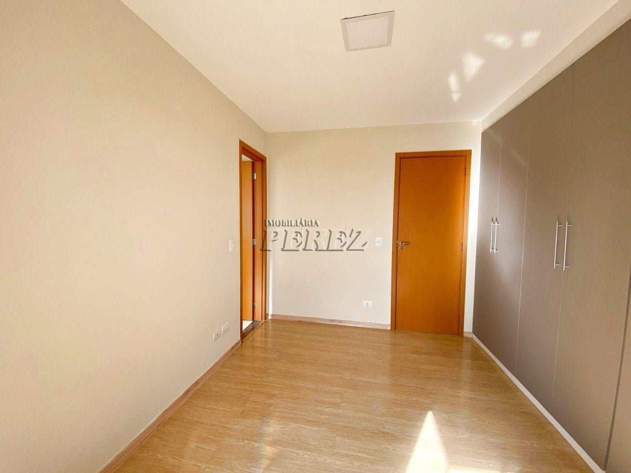 Apartamento para alugar na Gleba Palhano em Londrina, Edifício Fountain Hit Residence