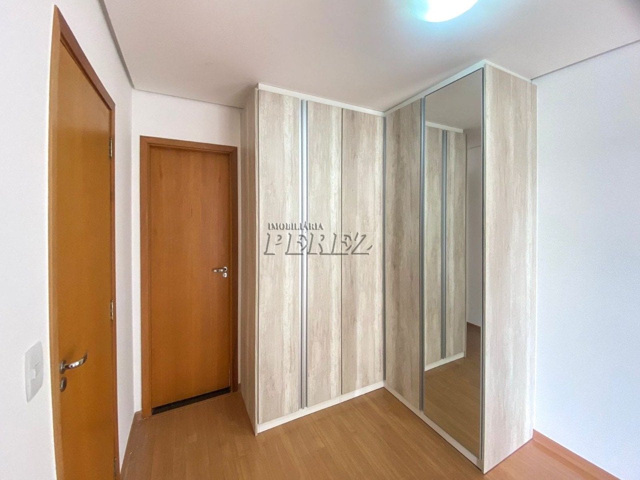 Apartamento para alugar no centro de Londrina, Edifício Aruak.
