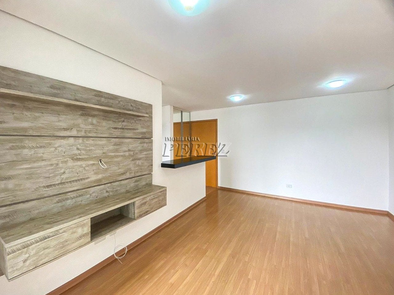 Apartamento para alugar no centro de Londrina, Edifício Aruak.