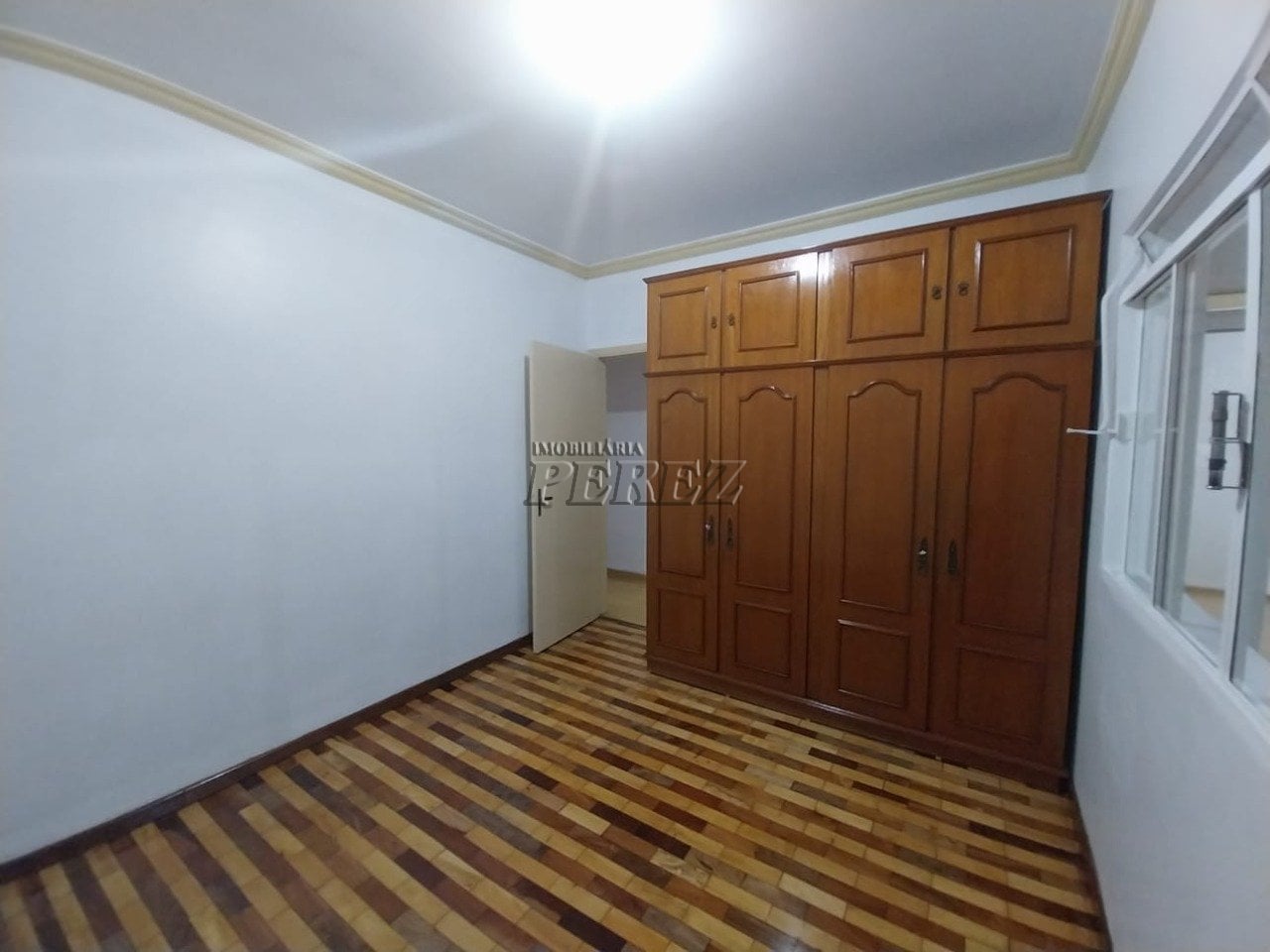 Apartamento à venda no centro de Londrina, Edifício Dona Adelaide