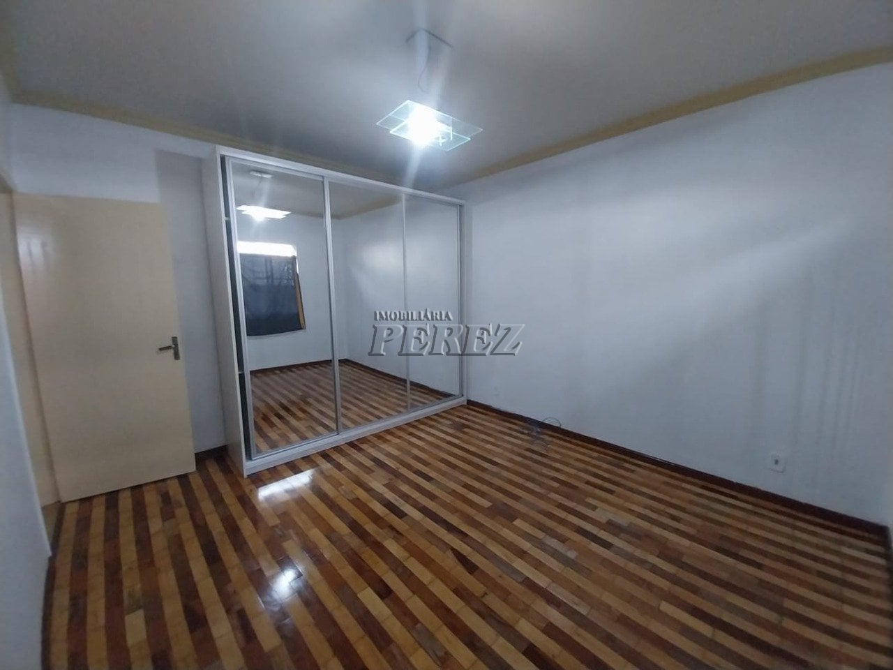 Apartamento à venda no centro de Londrina, Edifício Dona Adelaide