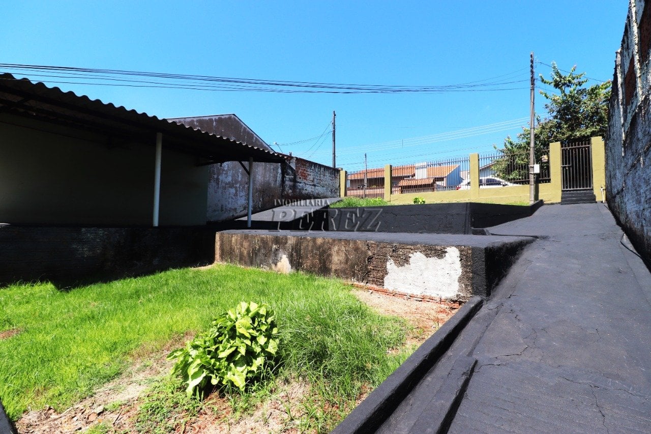 Casa para alugar no Jardim Ideal, região leste de Londrina.