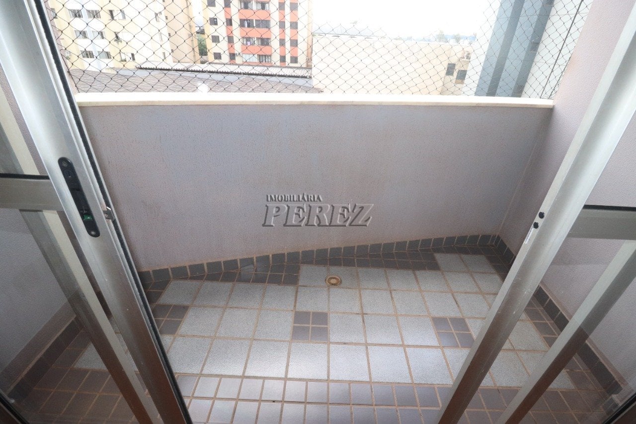 Apartamento para venda e locação no Edifício Porto Bello na região oeste de Londrina